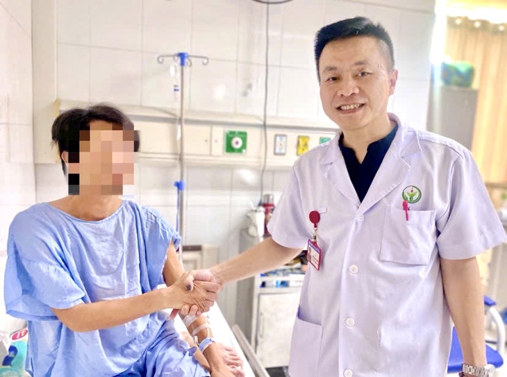 Hiếm gặp: Nam bệnh nhân bị đứt rời trực tràng trên nền nhiễm trùng nặng- Ảnh 1.