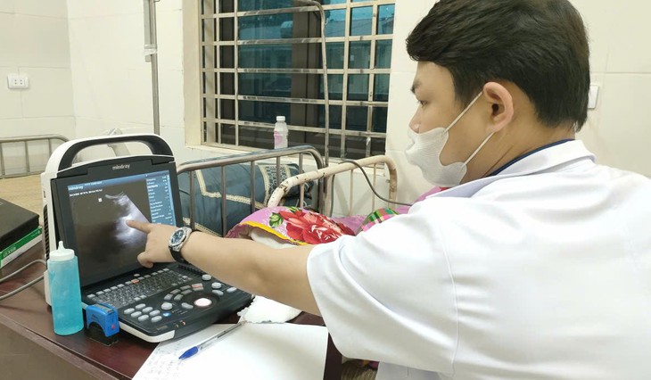 Giám đốc Sở Y tế Điện Biên: Ưu tiên đưa cán bộ Y tế giỏi từ tỉnh về cơ sở khám chữa bệnh cho người dân- Ảnh 2. Giám đốc Sở Y tế Điện Biên: Ưu tiên đưa cán bộ Y tế giỏi từ tỉnh về cơ sở khám chữa bệnh cho người dân- Ảnh 2.