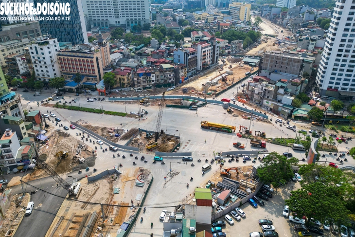 Diện mạo mới đường vành đai 1 nhiều đoạn được thảm nhựa- Ảnh 1. Diện mạo mới đường vành đai 1 nhiều đoạn được thảm nhựa- Ảnh 1.