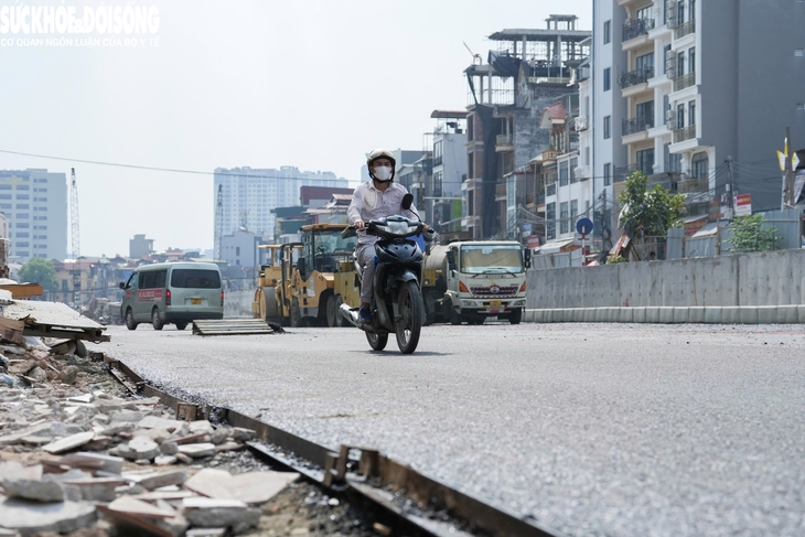 Diện mạo mới đường vành đai 1 nhiều đoạn được thảm nhựa- Ảnh 5. Diện mạo mới đường vành đai 1 nhiều đoạn được thảm nhựa- Ảnh 5.