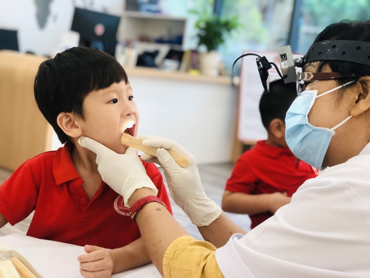 100% học sinh, sinh viên sẽ được khám sức khỏe ít nhất 1 lần/năm- Ảnh 1. 100% học sinh, sinh viên sẽ được khám sức khỏe ít nhất 1 lần/năm- Ảnh 1.