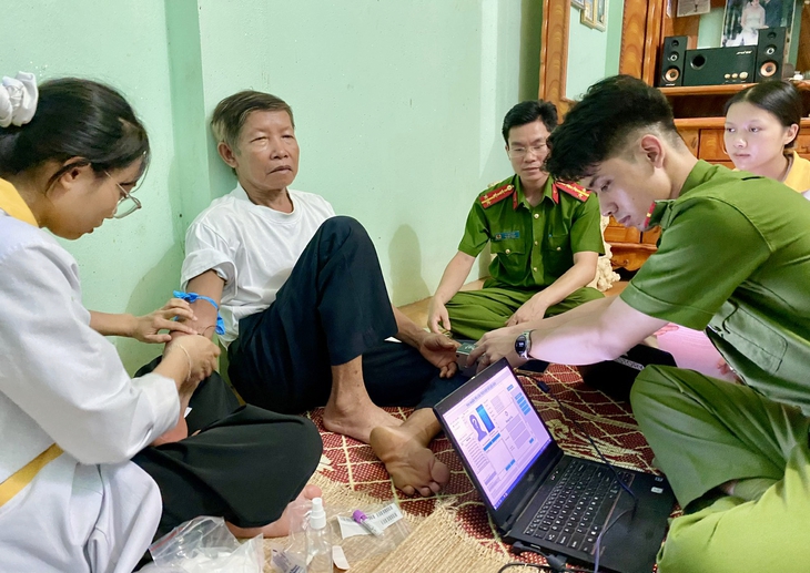 Chiến dịch 500 ngày đêm: Chắt chiu từng ký ức trả lại tên cho các Anh hùng liệt sĩ- Ảnh 3.