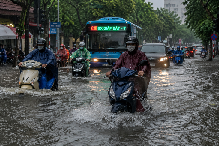 Hà Nội lên phương án ứng phó kịch bản 141 điểm ngập do mưa cực đoan- Ảnh 2.