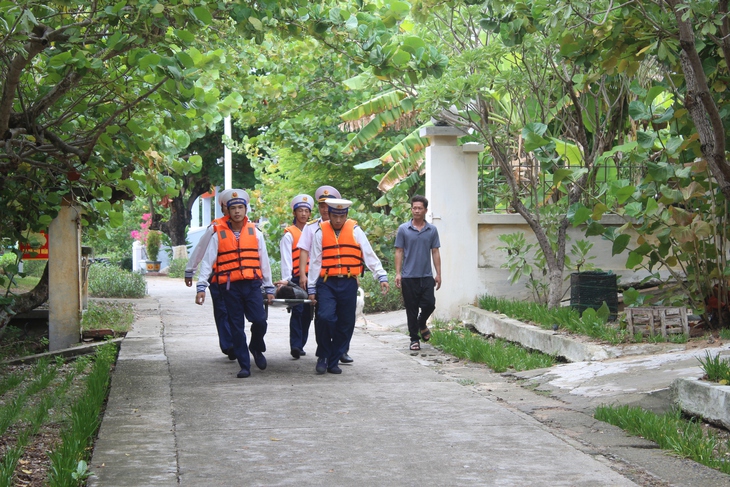 Cấp cứu ngư dân tổn thương tủy sống và liệt ruột sau 2 lần lặn sâu 40m- Ảnh 1.