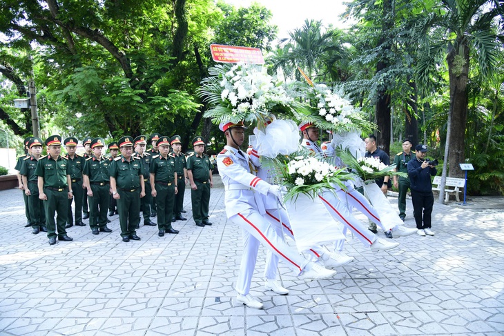 Thượng tướng Lê Quang Minh kiểm tra công tác tìm kiếm hài cốt liệt sĩ tại TPHCM - Ảnh 2.