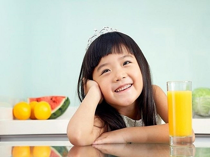 Học sinh nên ăn uống thế nào để không bị mất nước trong ngày hè?- Ảnh 1. Học sinh nên ăn uống thế nào để không bị mất nước trong ngày hè?- Ảnh 1.
