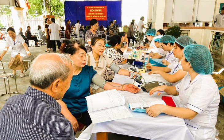 Khám sức khỏe miễn phí cho đối tượng chính sách và học sinh ở Hải Phòng- Ảnh 8.