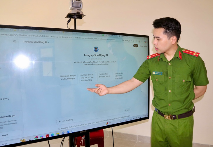 Gần dân từ không gian số
- Kỳ cuối: Công an xã đưa AI đến với người dân- Ảnh 3.