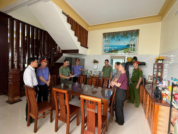 Bắt tạm giam hiệu trưởng nghi nhận hối lộ- Ảnh 1.