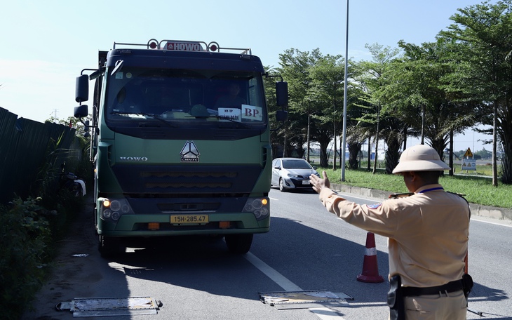 Siết quản lý xe hợp đồng: Cấm đón, trả khách tại điểm cố định, phải chia sẻ dữ liệu với Bộ Công an- Ảnh 2.