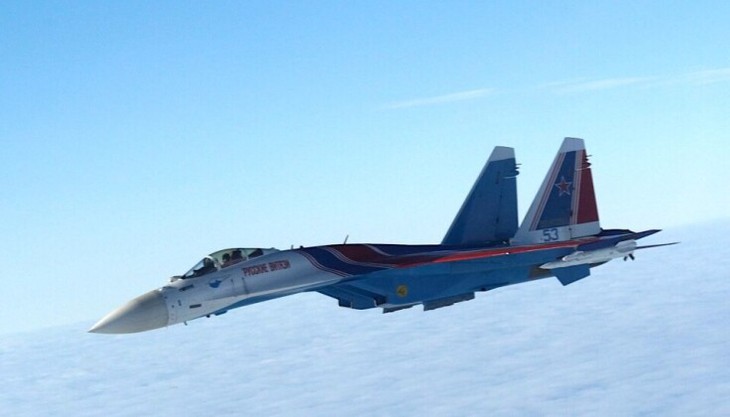Tiêm kích Su-35 Nga xuất hiện khiến dàn chiến đấu cơ NATO phải xuất kích- Ảnh 1.