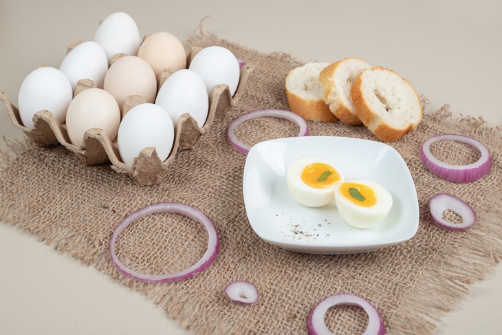 Người tăng axit uric máu cần lưu ý gì khi ăn trứng ngày hè- Ảnh 1.