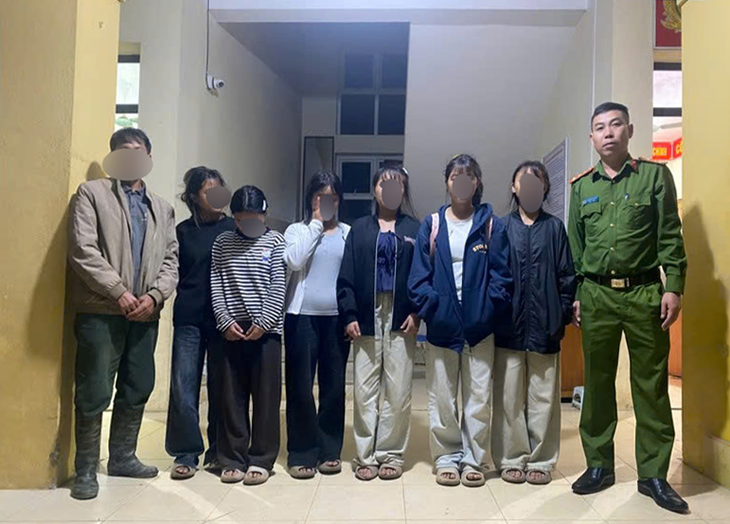 Ngăn chặn 6 nữ sinh vùng cao bị dụ dỗ xuống Hà Nội làm ‘việc nhẹ, lương cao’ ngay trong đêm- Ảnh 1.
