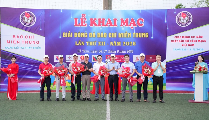 Hơn 100 nhà báo tranh tài tại Giải Bóng đá Báo chí miền Trung- Ảnh 4.