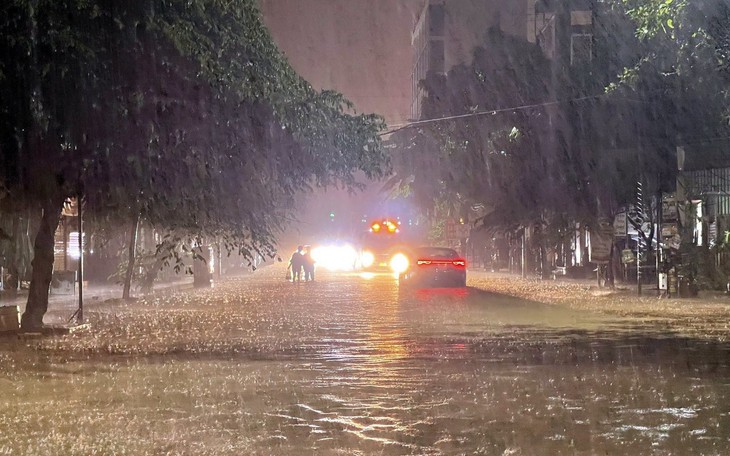 Nguyên tắc an toàn khi có mưa lớn người dân cần lưu ý- Ảnh 1.
