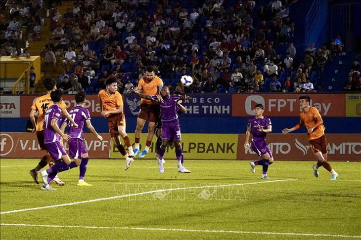 V.League 1-2025/2026: Becamex TPHCM xuống hạng, PVF-CAND sẽ đá trận play-off với Câu lạc bộ Bắc Ninh- Ảnh 1.