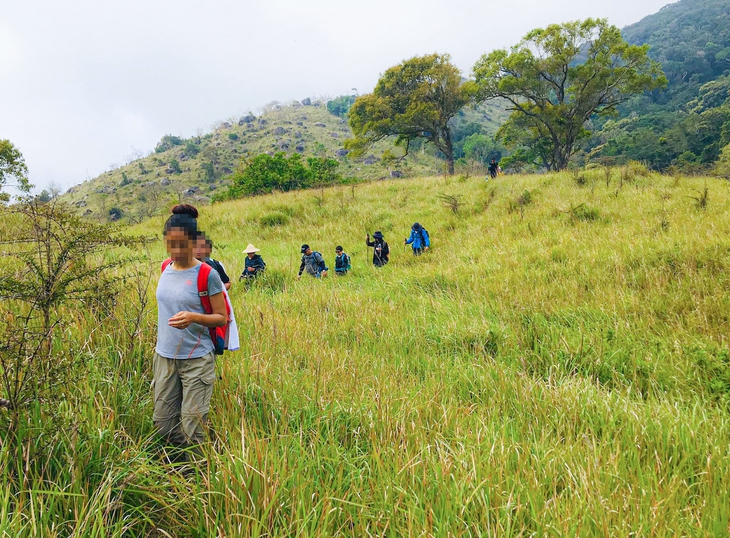 Các đơn vị tổ chức tour trekking, camping và trải nghiệm thiên nhiên trong lâm phần Vườn Quốc gia Núi Chúa - Phước Bình phải thông báo bằng văn bản hoặc thông qua các kênh thông tin chính thức của Trung tâm Du lịch và giáo dục môi trường. Ảnh: Duy Ngọc.