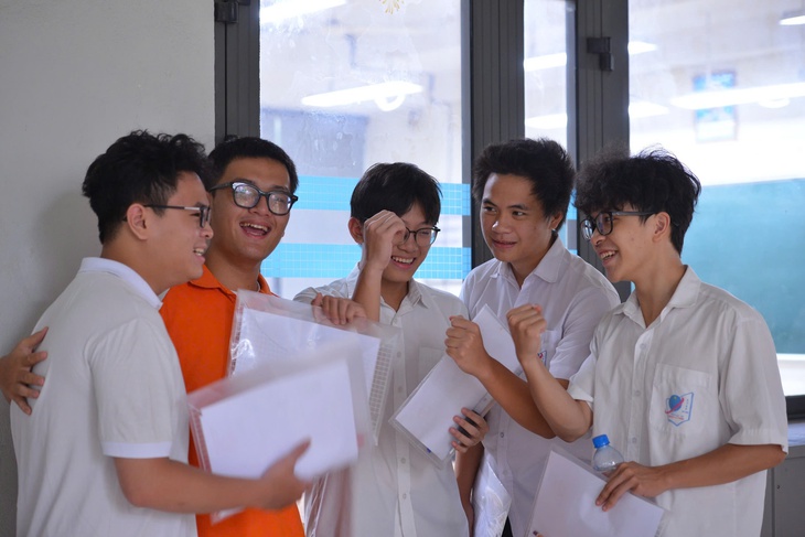 Vì sao thí sinh được khuyên mặc gọn gàng khi dự thi tốt nghiệp THPT?- Ảnh 1.