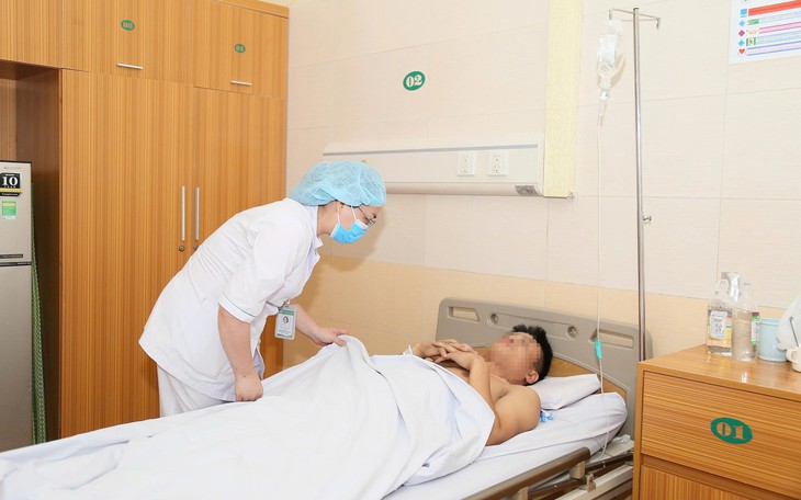 Báo động đỏ cứu bệnh nhân vỡ thận trái độ 5 sau tai nạn giao thông- Ảnh 2.