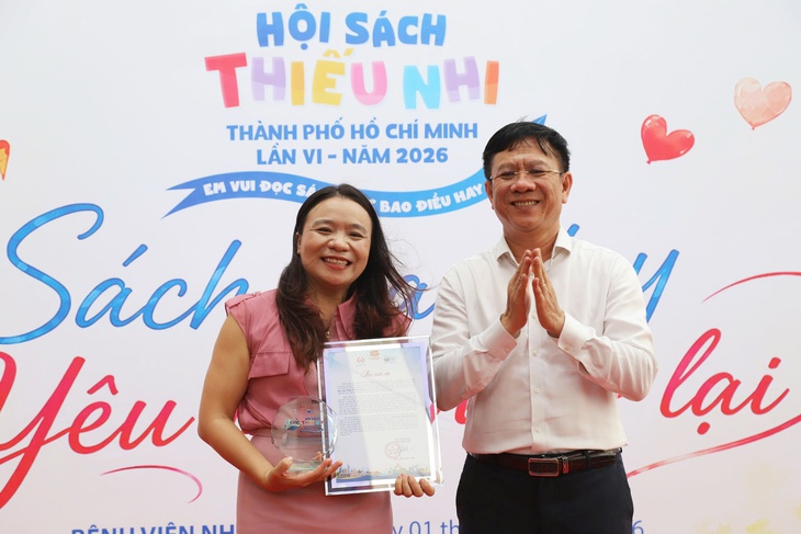 Hàng trăm bệnh nhi đón ngày hội sách đặc biệt ngay trong bệnh viện- Ảnh 5.
