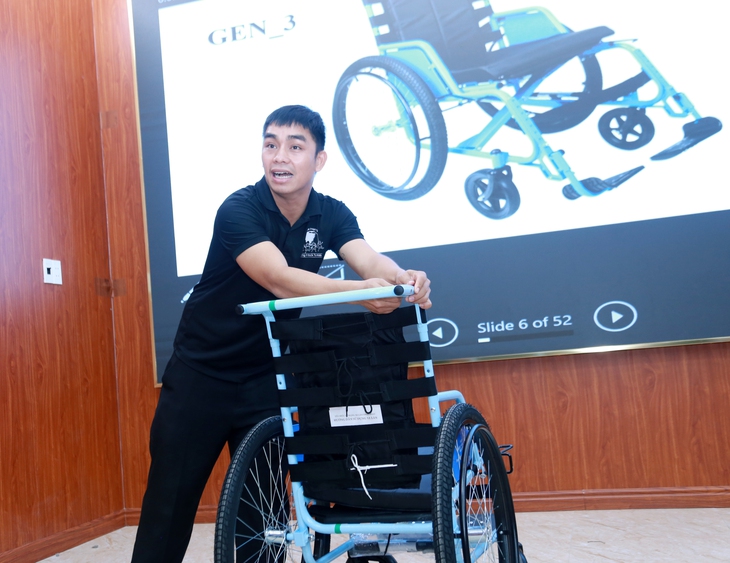 Trao 520 xe lăn, tiếp thêm cơ hội hòa nhập cho người khuyết tật Nghệ An- Ảnh 3.