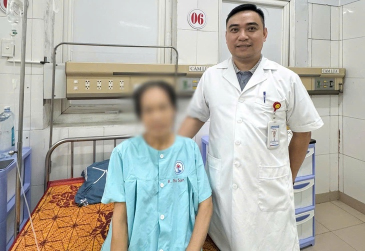 Bụng to dần nhưng không đi khám, người phụ nữ mang khối u buồng trứng 'khủng'- Ảnh 2.
