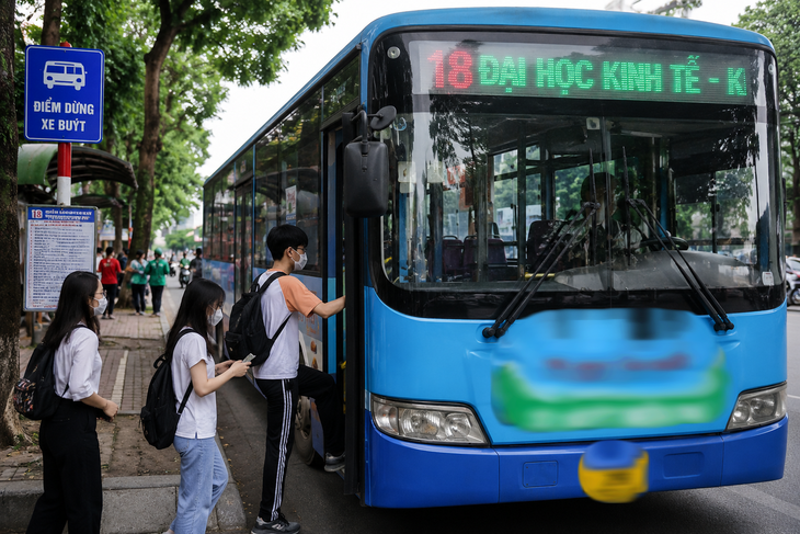 Xe buýt miễn phí ở Hà Nội: Chỉ quên một thao tác, tiền vẫn bị trừ- Ảnh 2.