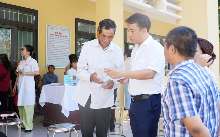 Khám sàng lọc miễn phí bệnh hô hấp cho 1.200 người dân ở Huế- Ảnh 5.
