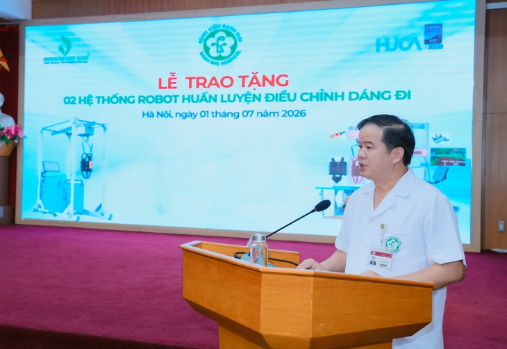 Bệnh viện công đầu tiên ứng dụng Robot AI hỗ trợ phục hồi dáng đi cho người bệnh- Ảnh 1.