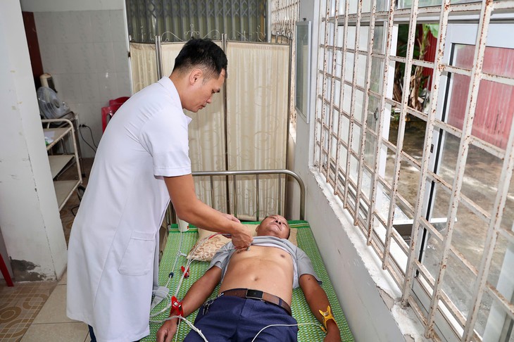 Bệnh viện Kiến An khám sức khỏe miễn phí cho 150 người có công- Ảnh 5.