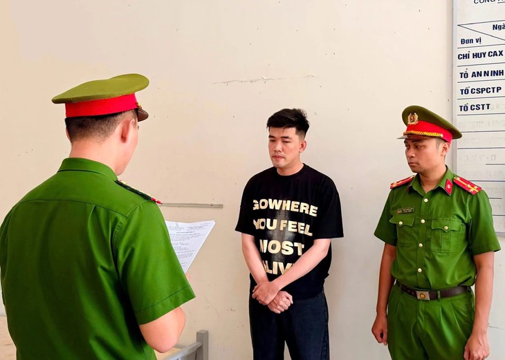 Bắt cựu nhân viên tiếp thị dùng chiêu bán bia giá rẻ để lừa đảo hàng trăm triệu đồng- Ảnh 1.
