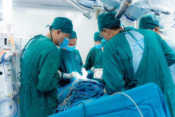 Bệnh viện công đầu tiên thuộc Sở Y tế Hà Nội cấy ốc tai điện tử thành công - Ảnh 1.