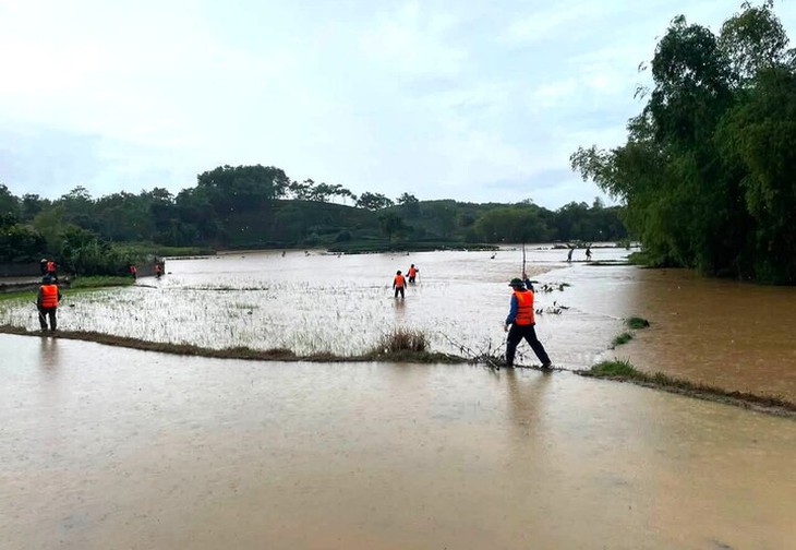 Mưa lũ khiến bé trai 12 tuổi ở Thái Nguyên bị lũ cuốn trôi, 1 người tử vong vụ lật tàu ở Vân Đồn - Ảnh 1.