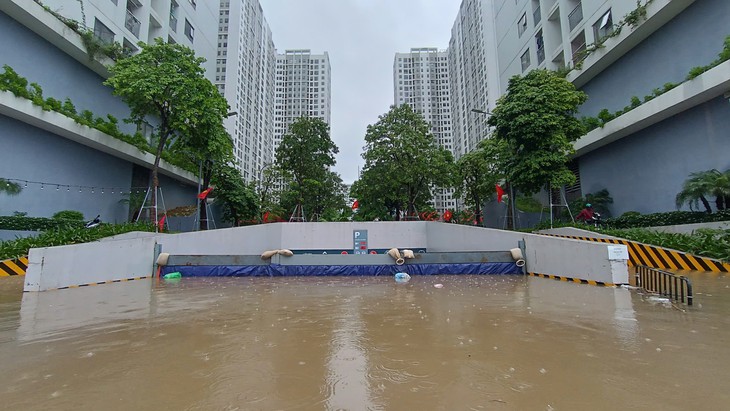 Miền Bắc liên tiếp hứng các đợt mưa lớn dồn dập- Ảnh 1.