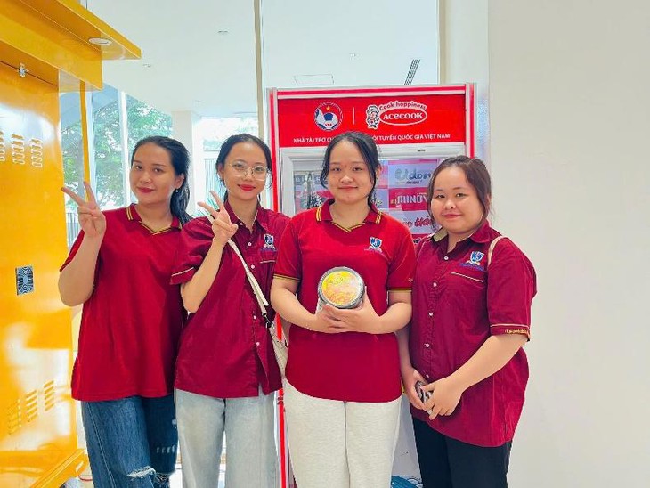 Hơn 113.000 khách hàng chọn ‘mắt thấy, tai nghe’ tại nhà máy Acecook Việt Nam - Ảnh 3.