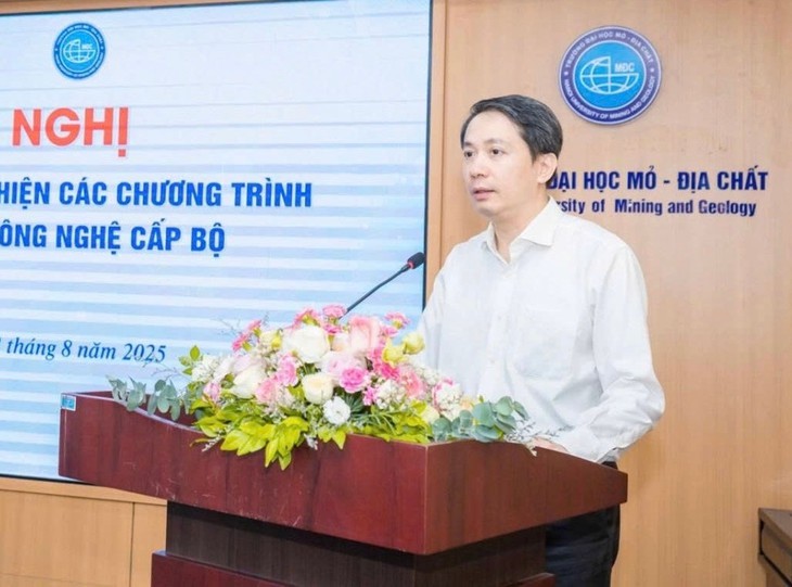 Thủ tướng điều động, bổ nhiệm 2 Thứ trưởng Bộ Giáo dục và Đào tạo- Ảnh 2.