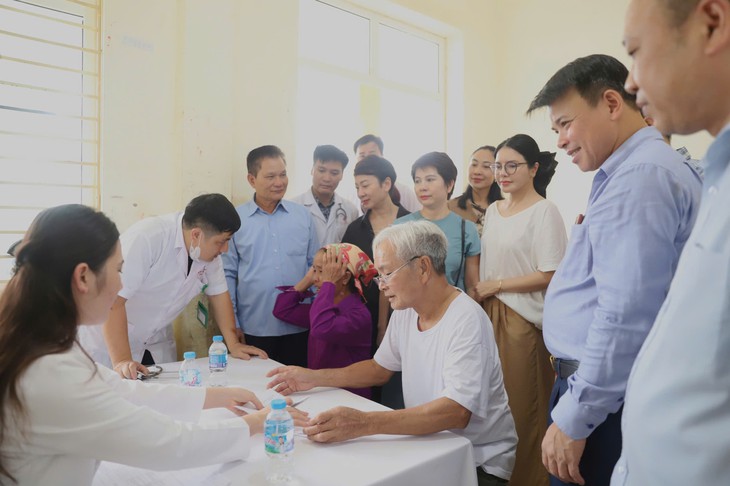 Hơn 500 người dân vùng biên Thanh Hóa được khám bệnh, cấp thuốc miễn phí- Ảnh 3.