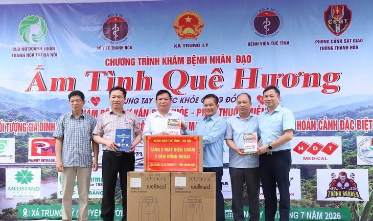 Hơn 500 người dân vùng biên Thanh Hóa được khám bệnh, cấp thuốc miễn phí- Ảnh 4.
