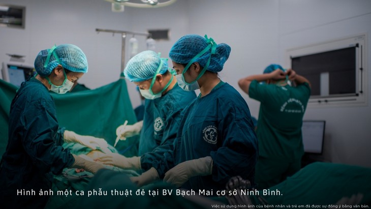 Tiếng trẻ khóc chào đời giữa 'thai kỳ nguy cơ cao' tại Bệnh viện Bạch Mai cơ sở Ninh Bình - Ảnh 1.