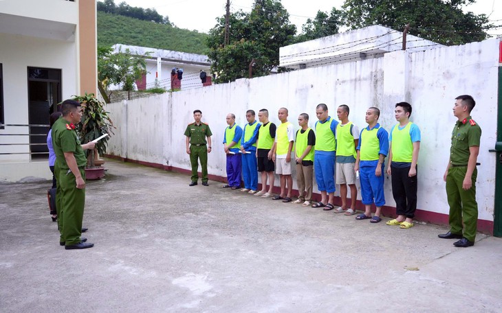 Công an TP Huế triệt phá đường dây cá độ bóng đá qua mạng hơn 22 tỷ đồng - Ảnh 2.