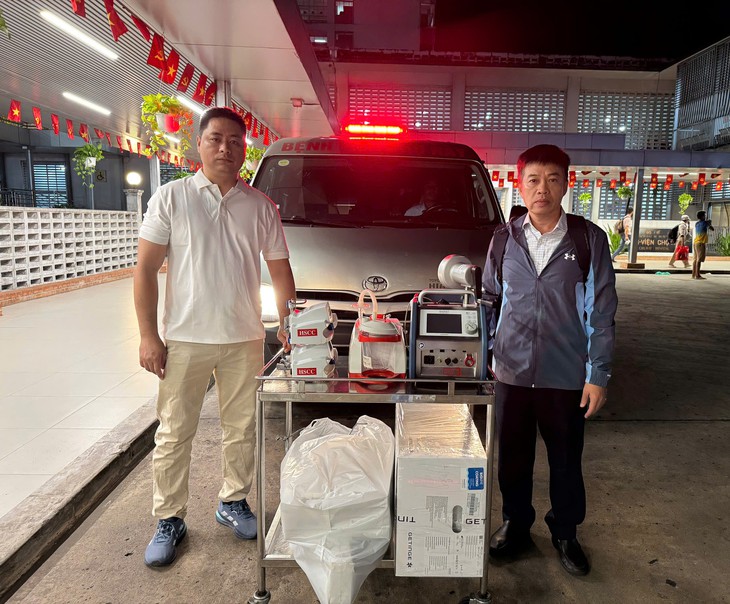 Bệnh viện Chợ Rẫy đưa ECMO ra Phú Quốc cấp cứu nạn nhân vụ lật ca nô- Ảnh 1.