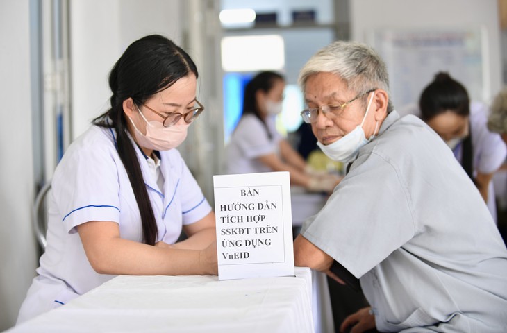 Từ hải đảo đến vùng núi Quảng Trị cùng tổ chức khám sức khỏe định kỳ, khám sàng lọc cho người dân- Ảnh 3.