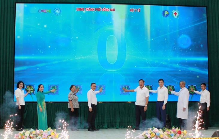 Khởi động 180 ngày khám sức khỏe toàn dân, thúc đẩy chuyển từ chữa bệnh sang phòng bệnh- Ảnh 1.