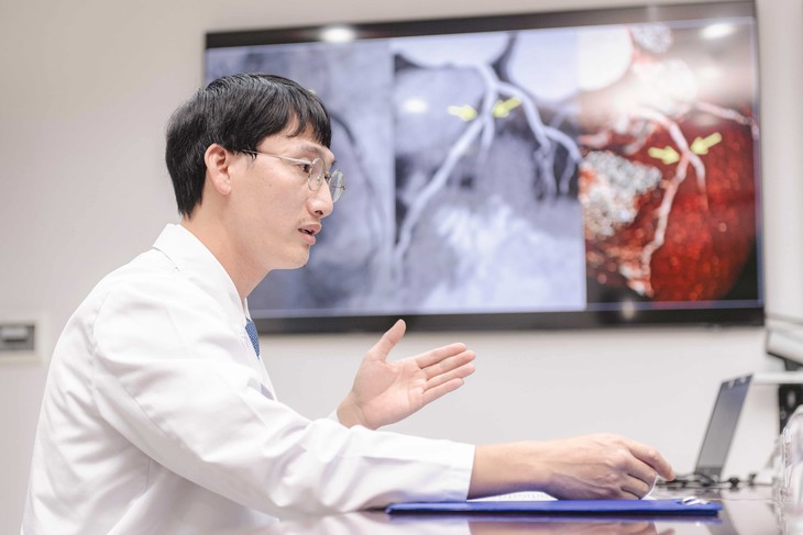 Quyết định đột phá trong phòng mổ, cứu bệnh nhân lóc tách động mạch chủ cận kề 'cửa tử'- Ảnh 1.