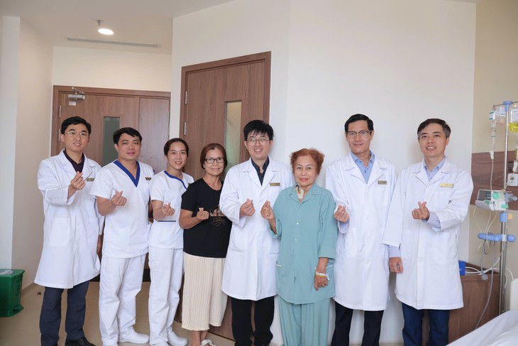 Vinmec Cần Thơ cứu bệnh nhân 75 tuổi có khối u gan lớn gần bằng quả bưởi- Ảnh 2.