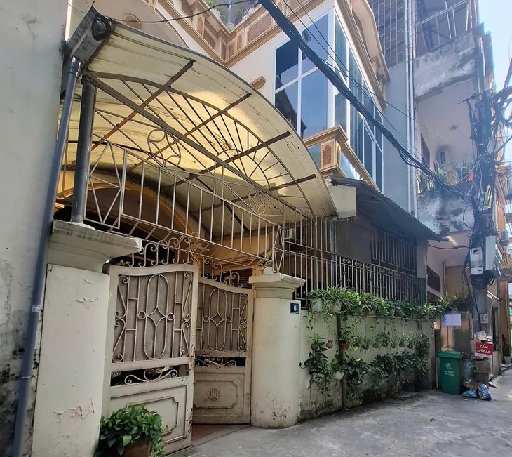 Xử phạt Candy&Shop vì chưa thực hiện việc tự công bố sản phẩm, tem nhãn phụ thiếu thông tin về nhà phân phối - Ảnh 1.