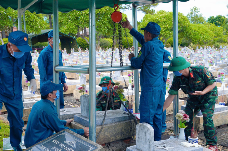 Tổ chức lấy mẫu ADN hơn 2 nghìn ngôi mộ liệt sĩ tại Quảng Trị- Ảnh 1.