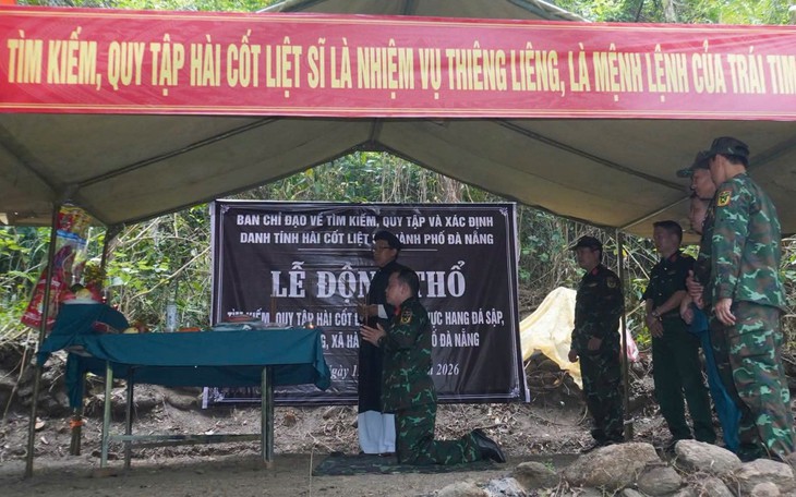 Tìm thấy 5 hài cốt liệt sĩ tại hang Đá Sập nằm sâu dưới lớp đất đá và rễ cây - Ảnh 4.