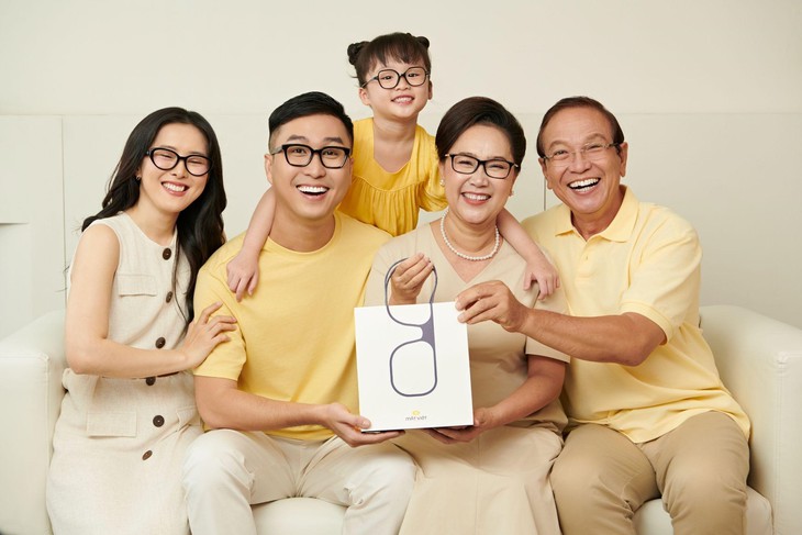 Mắt Việt – 37 năm một thương hiệu kính được người Việt tin chọn qua ba thế hệ - Ảnh 1.