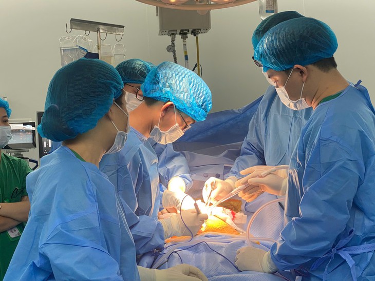 Bệnh viện Xanh Pôn lấy đa tạng từ người hiến chết não, trao cơ hội sống cho 7 bệnh nhân- Ảnh 2.